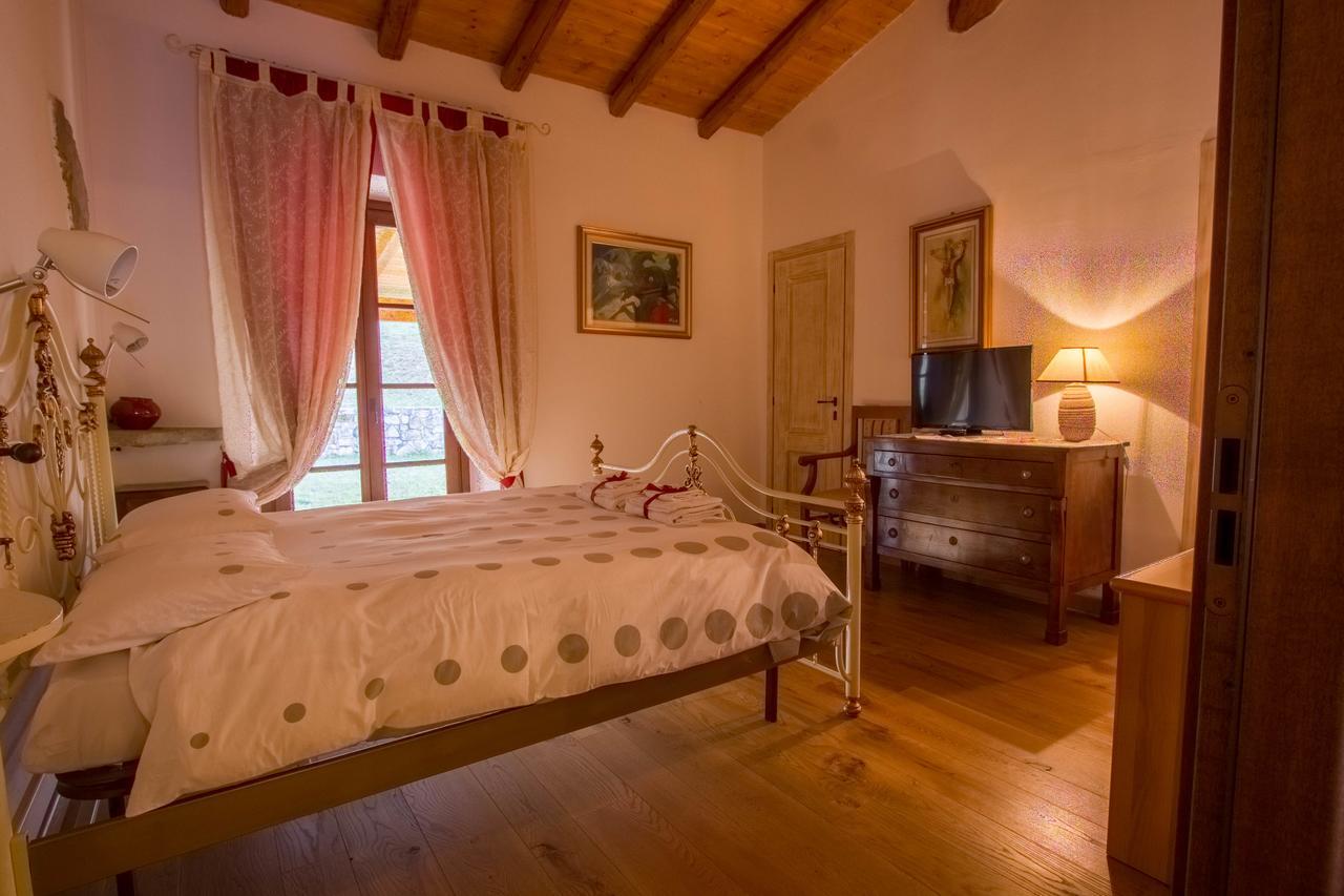 Il Giardino Di Rosmarino Bed & Breakfast Pontremoli Exterior photo