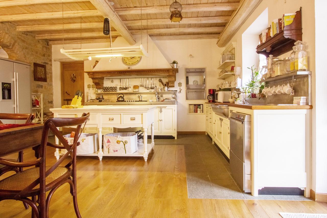 Il Giardino Di Rosmarino Bed & Breakfast Pontremoli Exterior photo