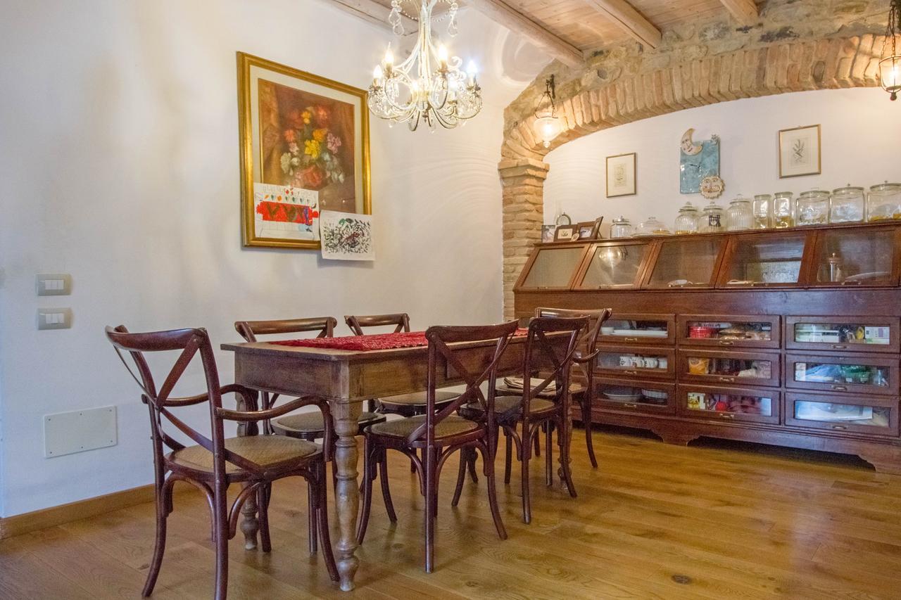 Il Giardino Di Rosmarino Bed & Breakfast Pontremoli Exterior photo